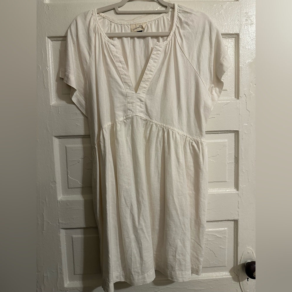 Universal Thread Cream Scoop Neck Top